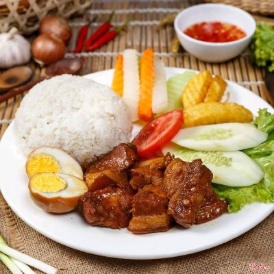 Cơm tấm thịt kho trứng