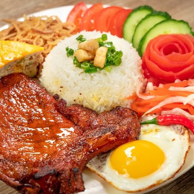 Cơm tấm sườn cốt lết, bì, chả, trứng