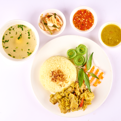 Cơm tấm gà kho sả ớt