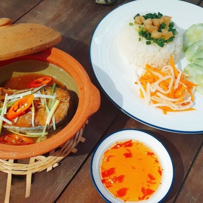 Cơm tấm cá kho tộ